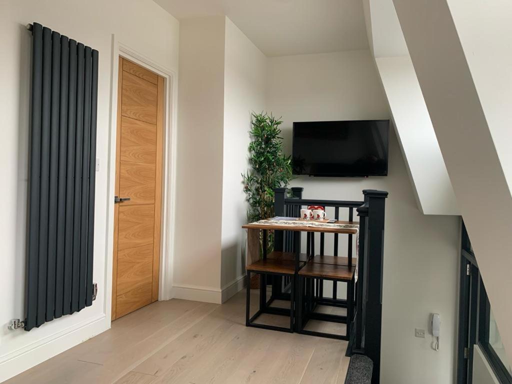 One Bedroom Apartment Лондон Екстер'єр фото